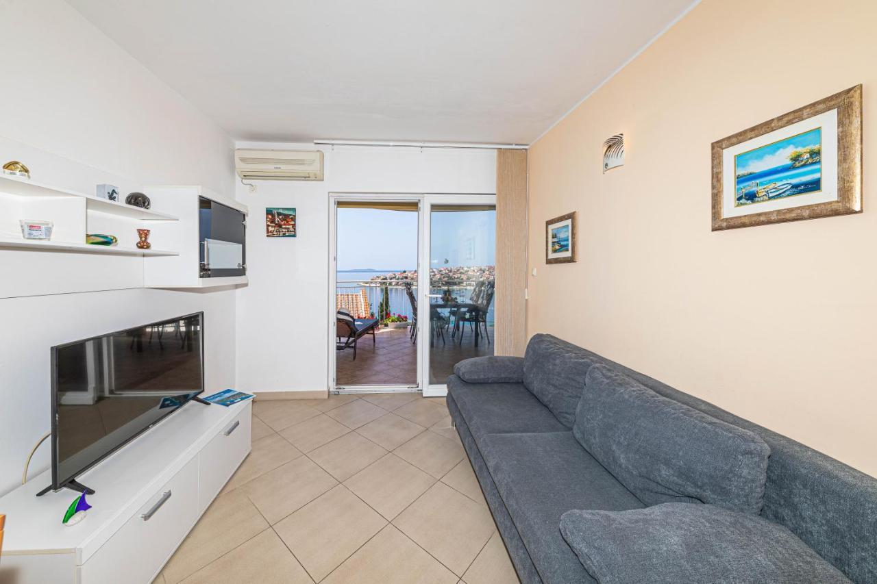 Apartments Villa Nea Leona Trogir Bagian luar foto