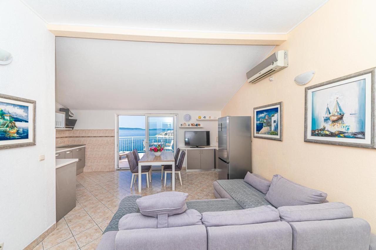 Apartments Villa Nea Leona Trogir Bagian luar foto