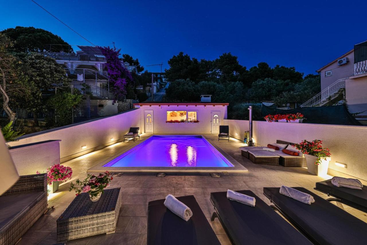 Apartments Villa Nea Leona Trogir Bagian luar foto