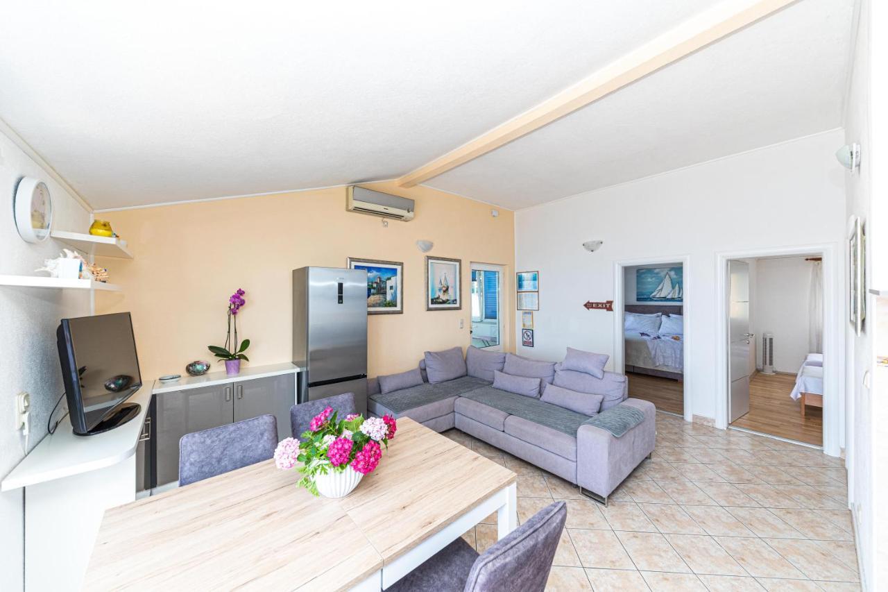 Apartments Villa Nea Leona Trogir Bagian luar foto