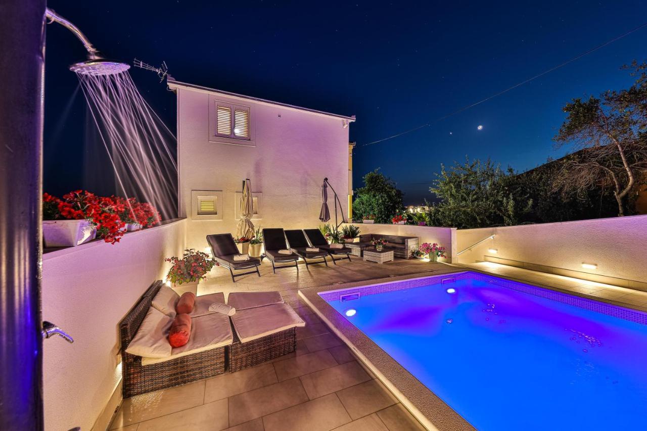 Apartments Villa Nea Leona Trogir Bagian luar foto